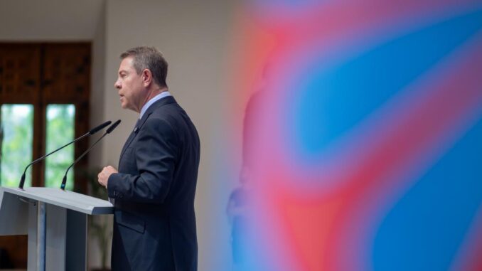 Garcia-Page-se-compromete-con-llegar-en-2028-a-los-dos-millones-de-euros-de-financiacion-para-estrategias-de-integracion-del-pueblo-gitano